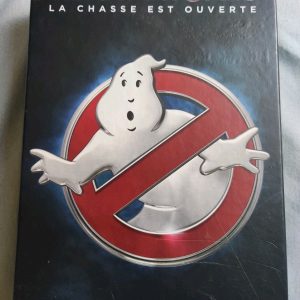 Coffret Blu-ray SOS FANTOMES LA CHASSE EST OUVERTE Poster Sac Bloc Note Bonus