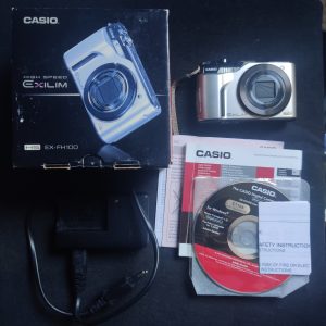 Appareil Photo Numérique Exilim EX-FH100 Casio 10x Opt. Zoom 10.1 MP + Chargeur